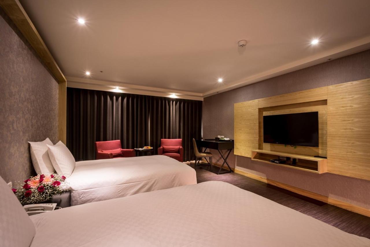 ชาโต ริช โฮเต็ล Hotel ไถหนาน ภายนอก รูปภาพ