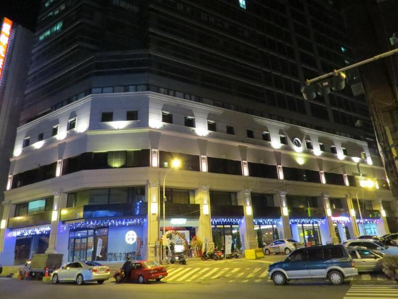 ชาโต ริช โฮเต็ล Hotel ไถหนาน ภายนอก รูปภาพ