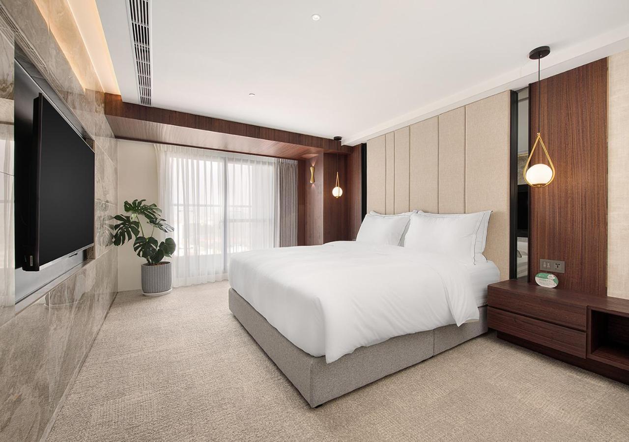 ชาโต ริช โฮเต็ล Hotel ไถหนาน ห้อง รูปภาพ