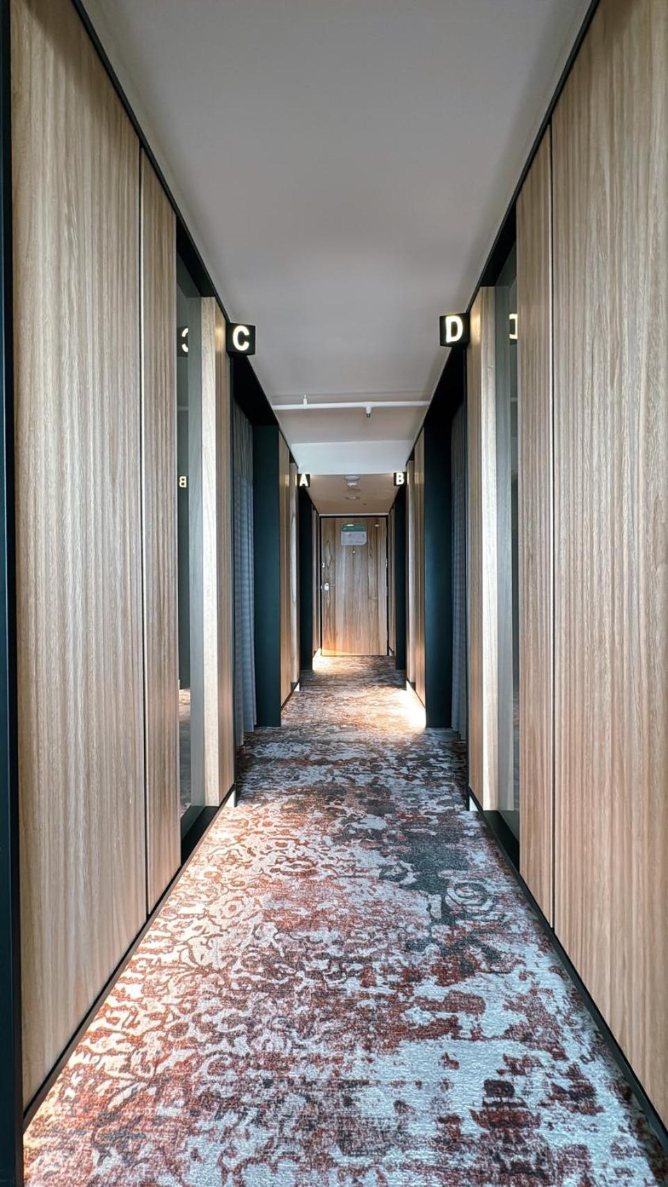ชาโต ริช โฮเต็ล Hotel ไถหนาน ภายนอก รูปภาพ
