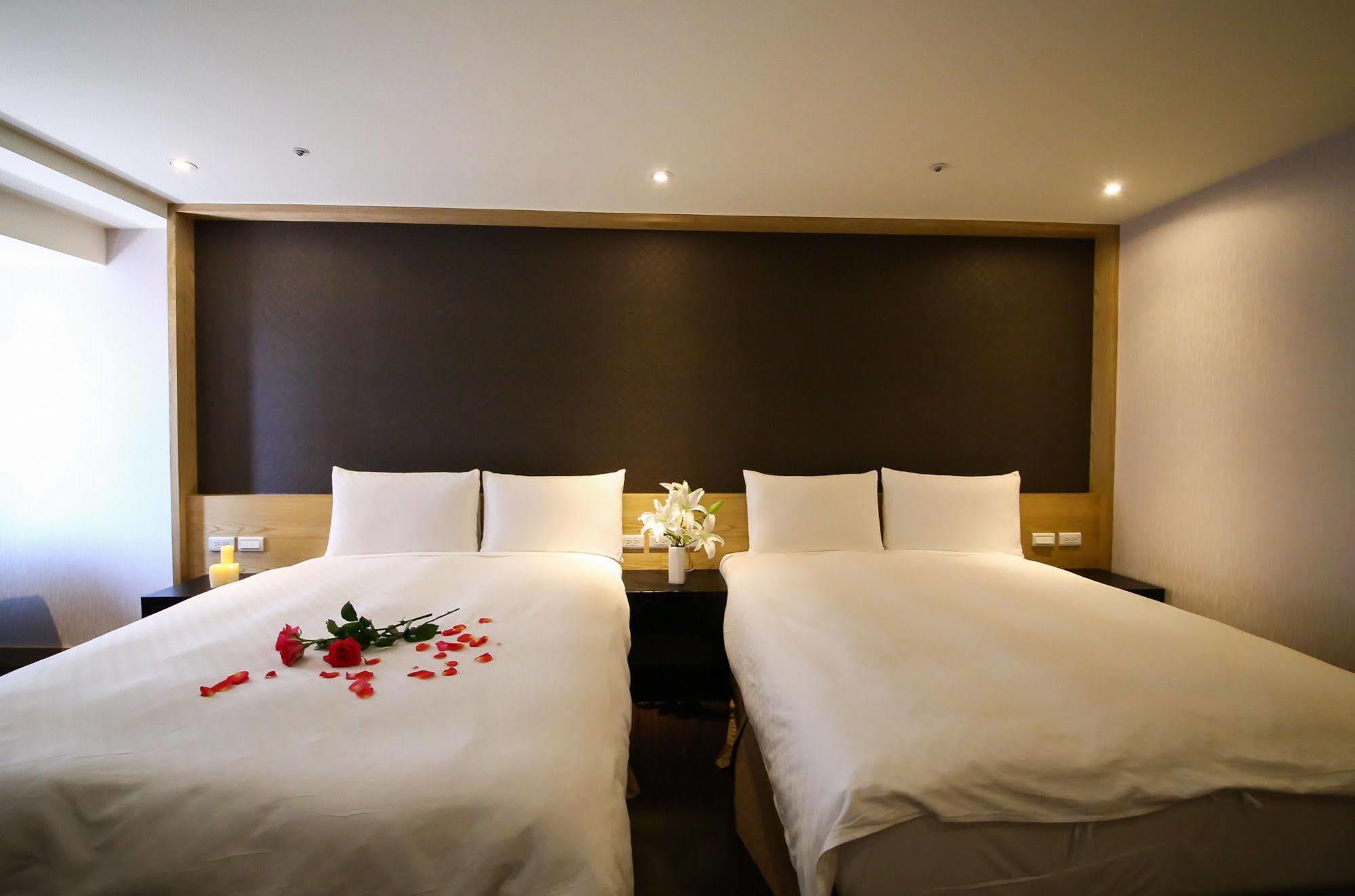 ชาโต ริช โฮเต็ล Hotel ไถหนาน ภายนอก รูปภาพ